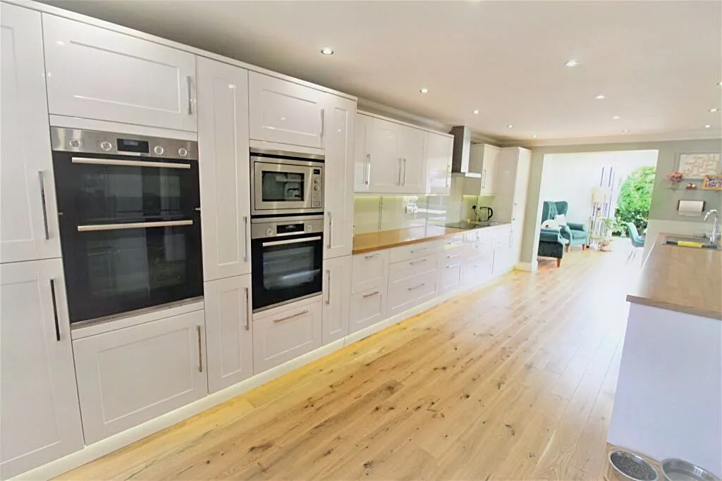 Chestnut Avenue, Grays, Essex, RM16 2UH, photo 5