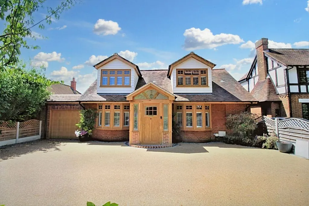 Chestnut Avenue, Grays, Essex, RM16 2UH, photo 2