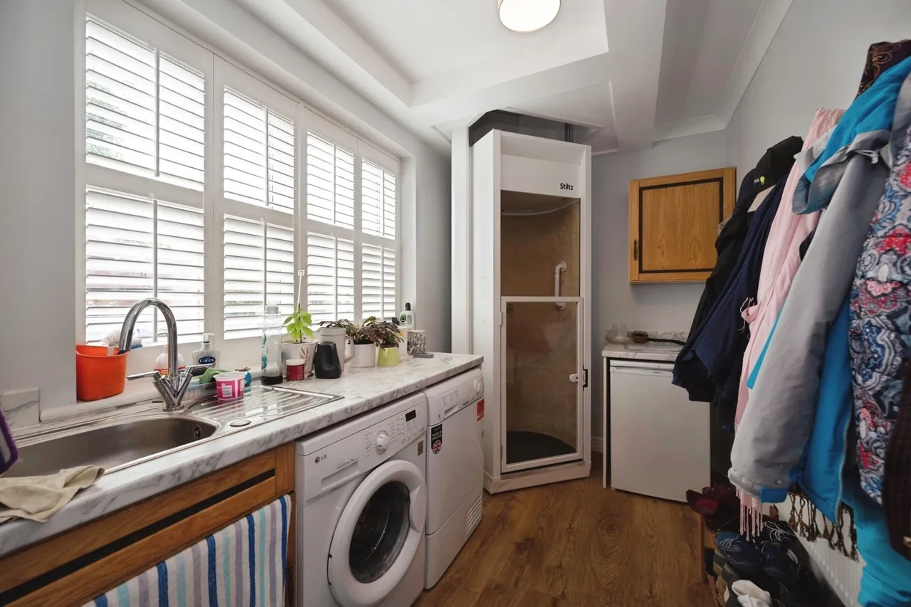 Spinnaker Grange, Hayling Island, PO11, photo 15