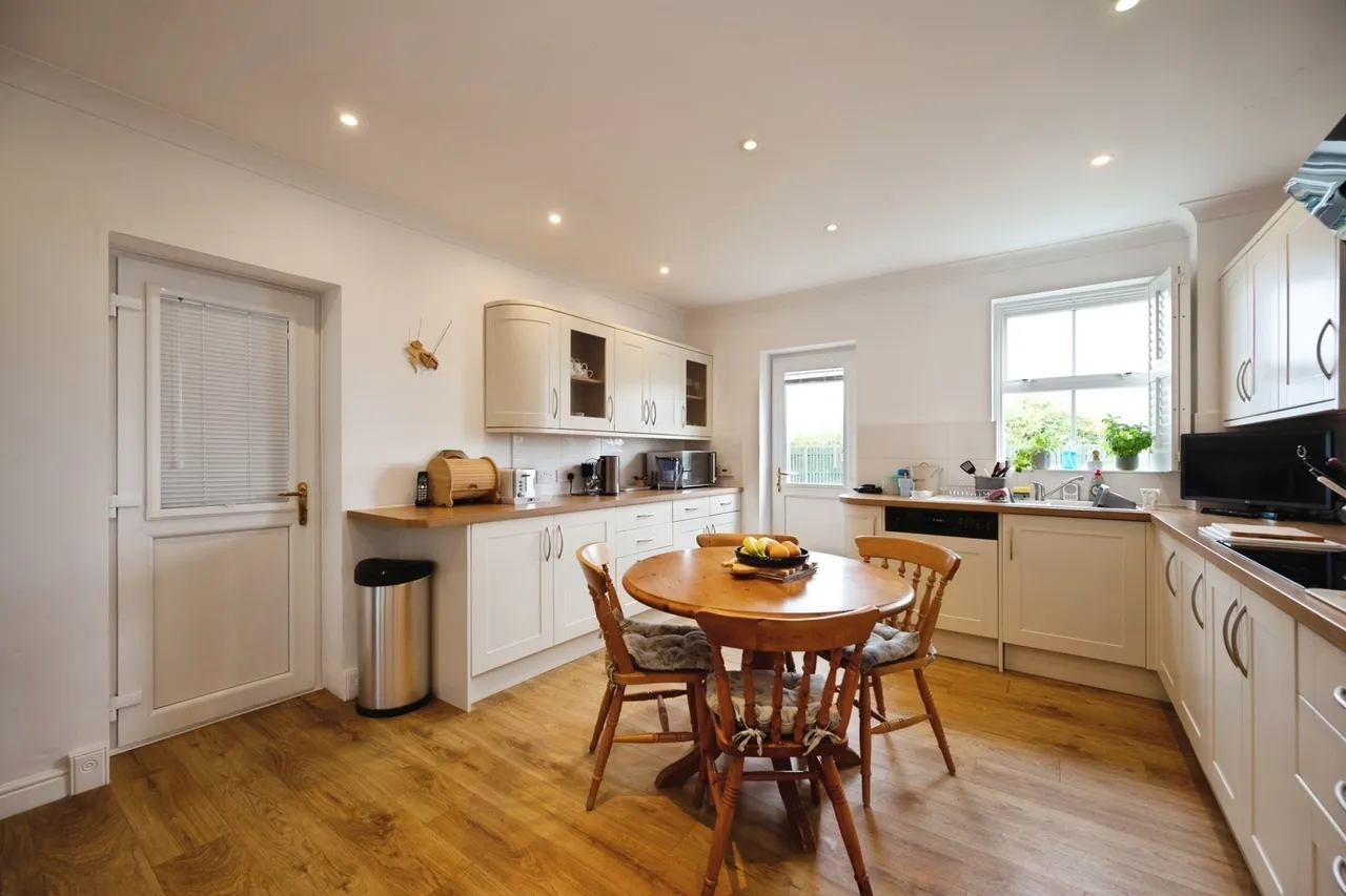 Spinnaker Grange, Hayling Island, PO11, photo 6