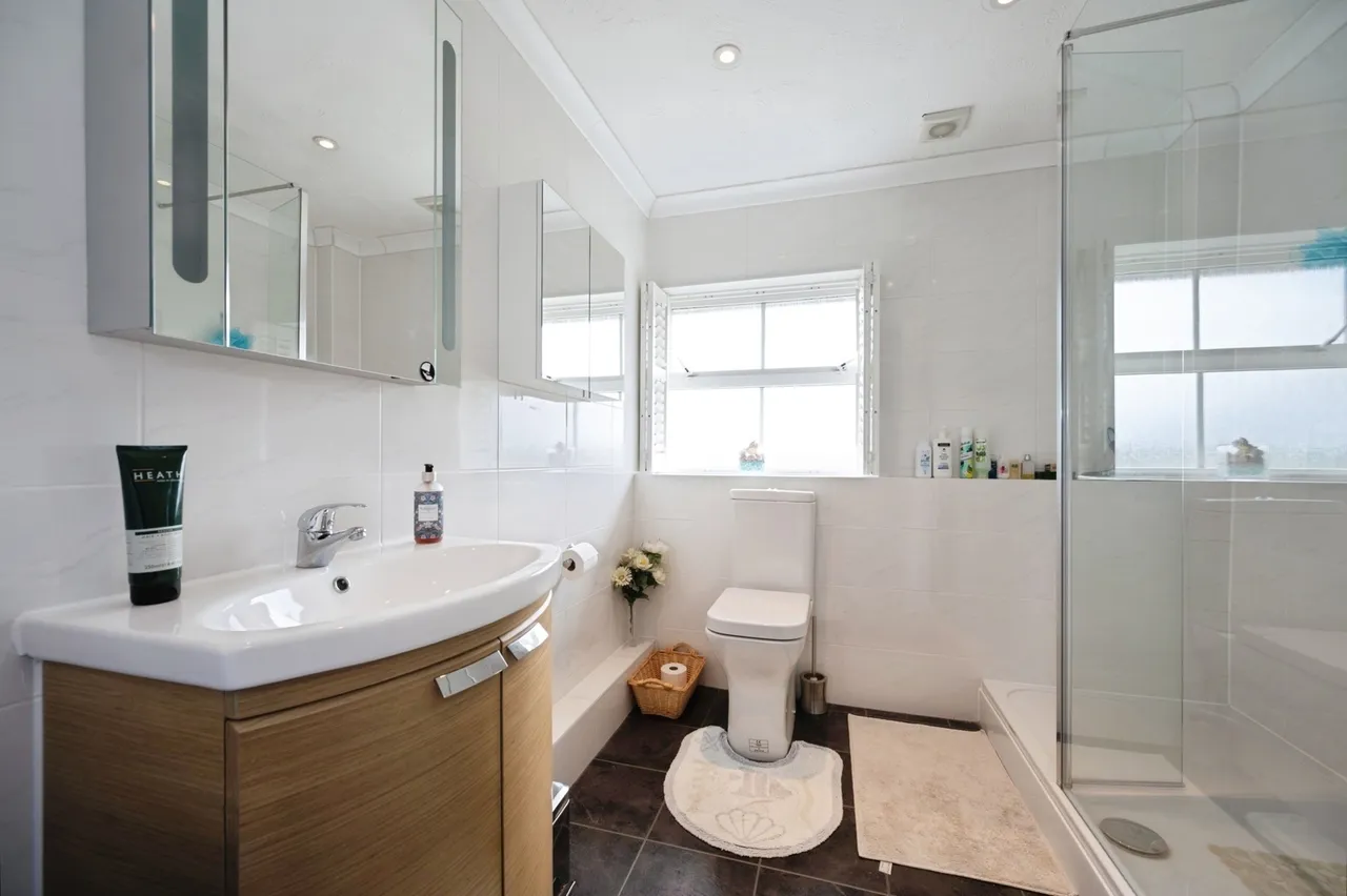 Spinnaker Grange, Hayling Island, PO11, photo 9