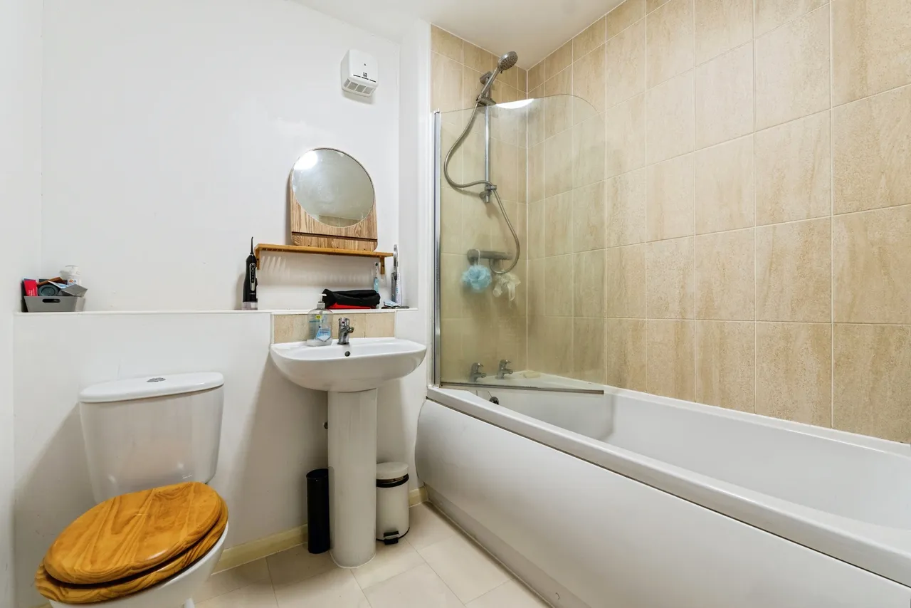 Draycott Avenue, Leicester, photo 11