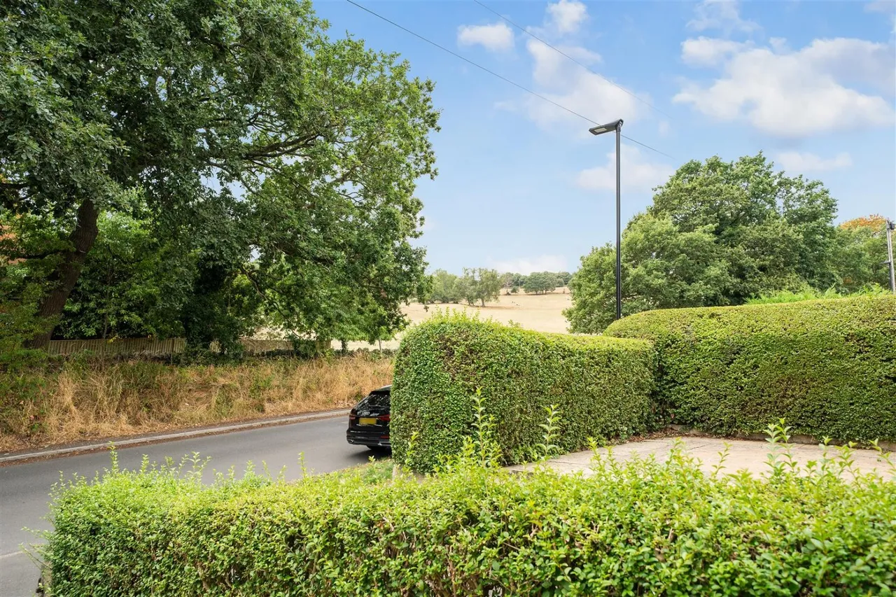Stockarth Lane, Oughtibridge, S35, photo 22