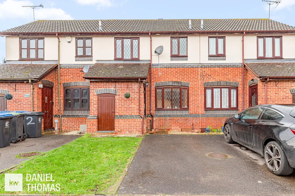 2 bed house for sale, Lamplighters Close, Waltham Abbey, EN9