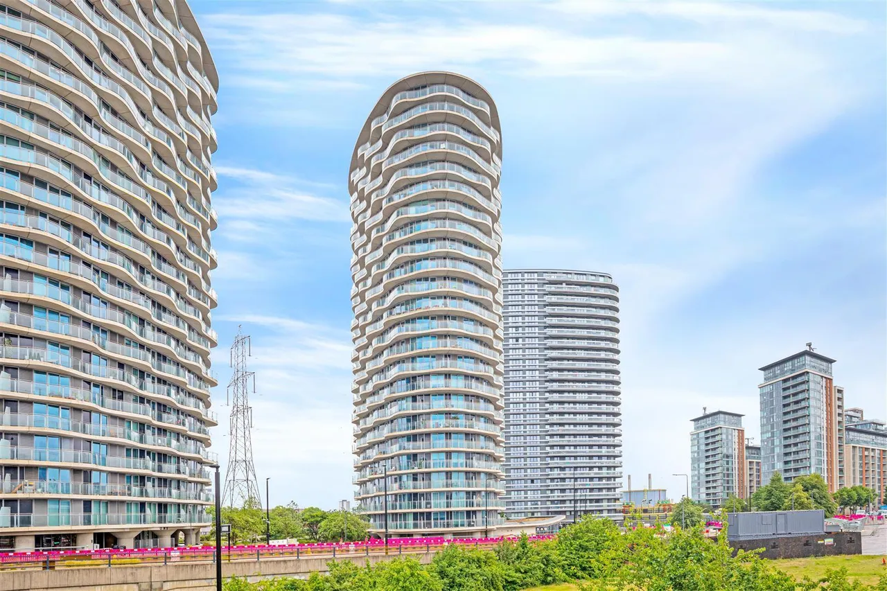 Tidal Basin Road, Royal Victoria Dock, E16, photo 4