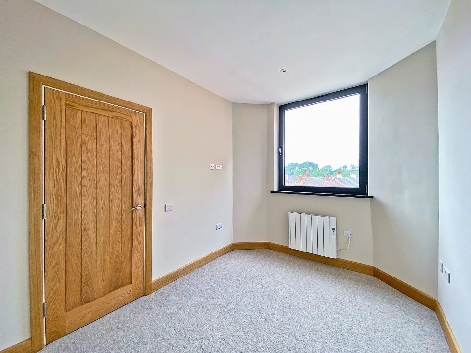 Victoria Road, Farnborough, Hampshire, GU14 7JE, photo 5