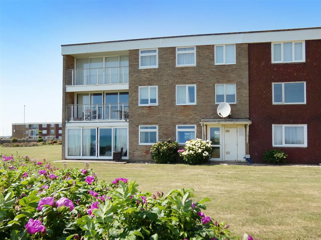 2 bed flat for sale, Millfield Close, Rustington