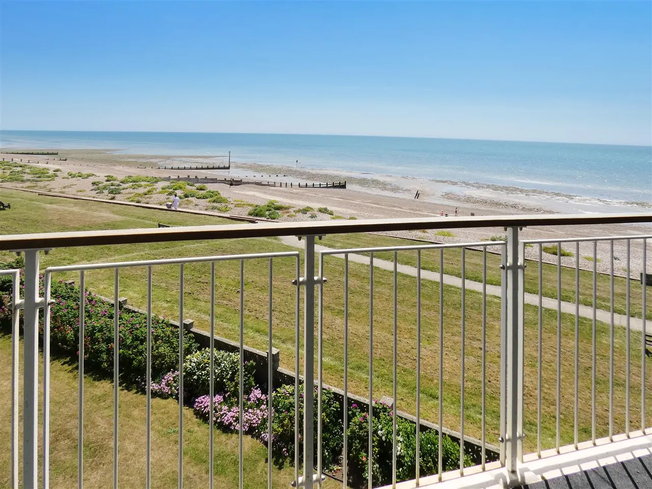 Millfield Close, Rustington, photo 5