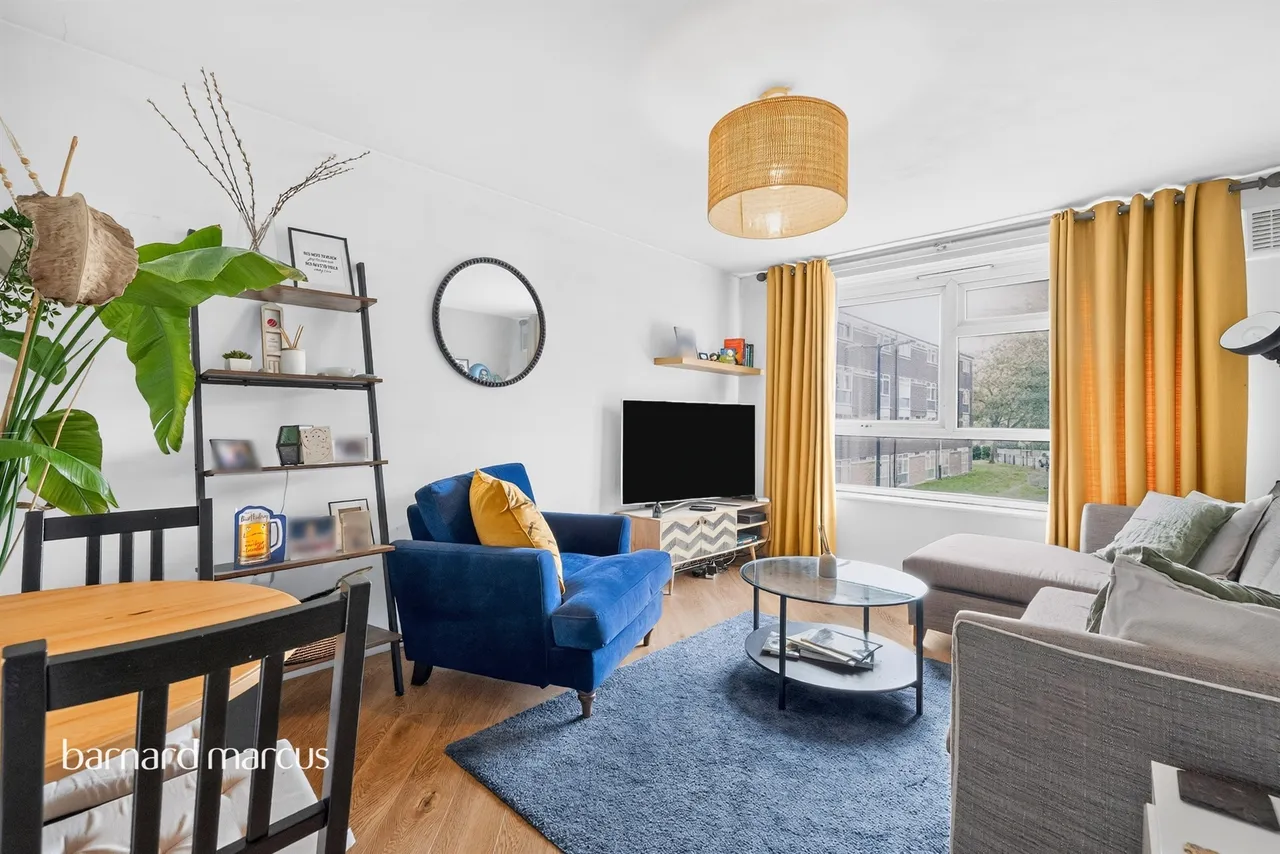 1 bed flat for sale, Dacre Park, London, SE13
