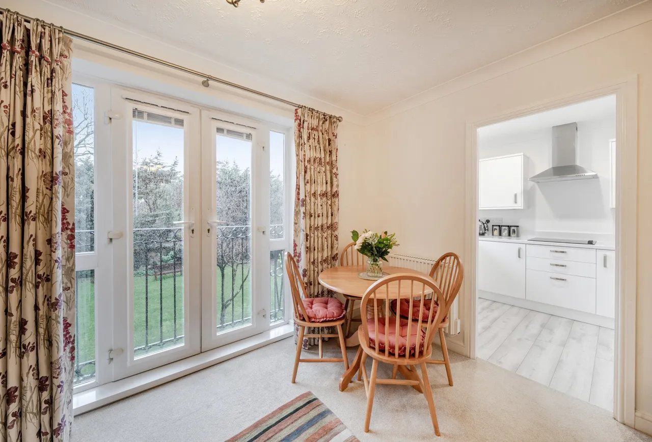 2 bed flat for sale — Lansdown Road, Cheltenham, GL51 6PX