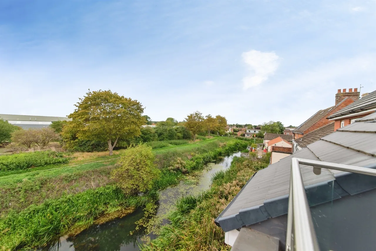 Eastgate Bourne, PE10, photo 7