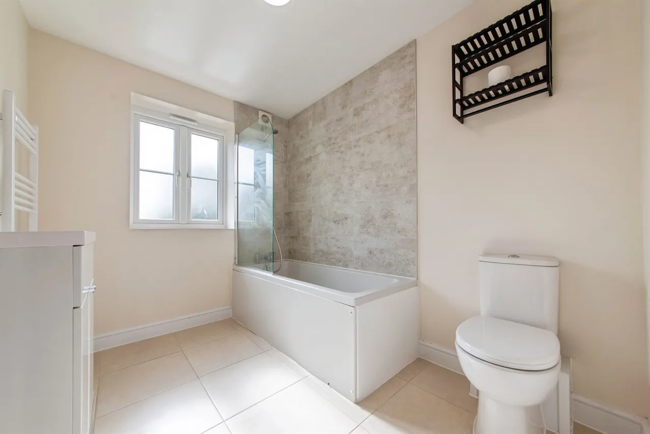 Eastgate Bourne, PE10, photo 14