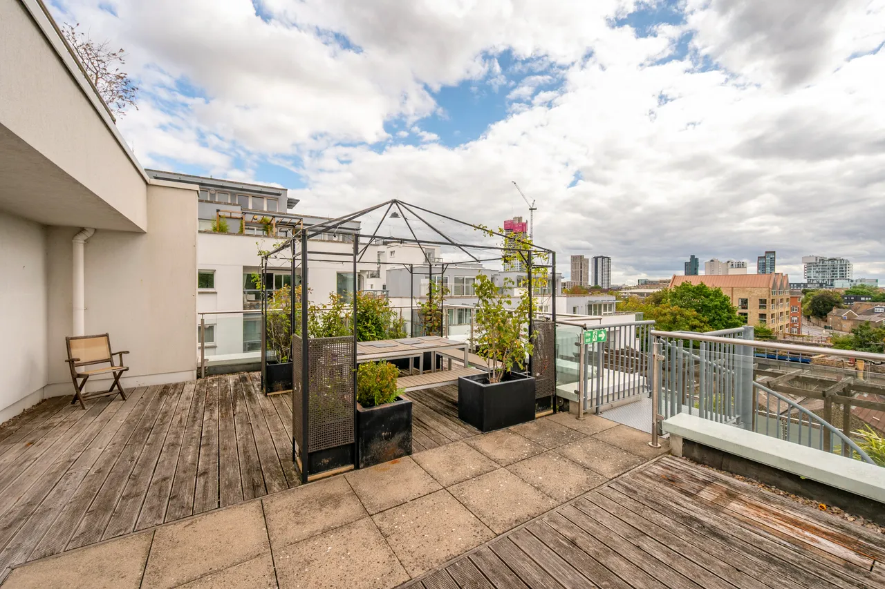 Flat 63 (25% Share), 11 Point Pleasant, London, photo 8