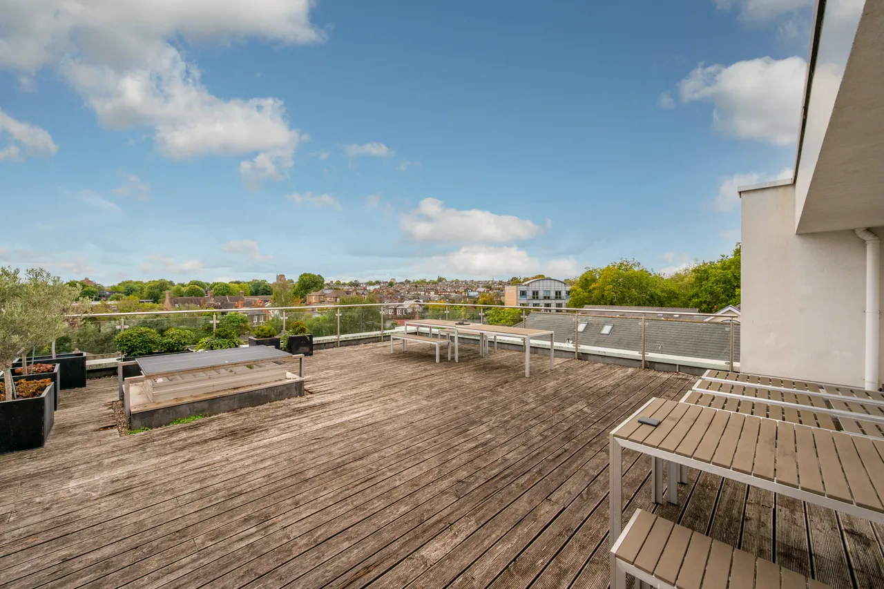 Flat 63 (25% Share), 11 Point Pleasant, London, photo 6