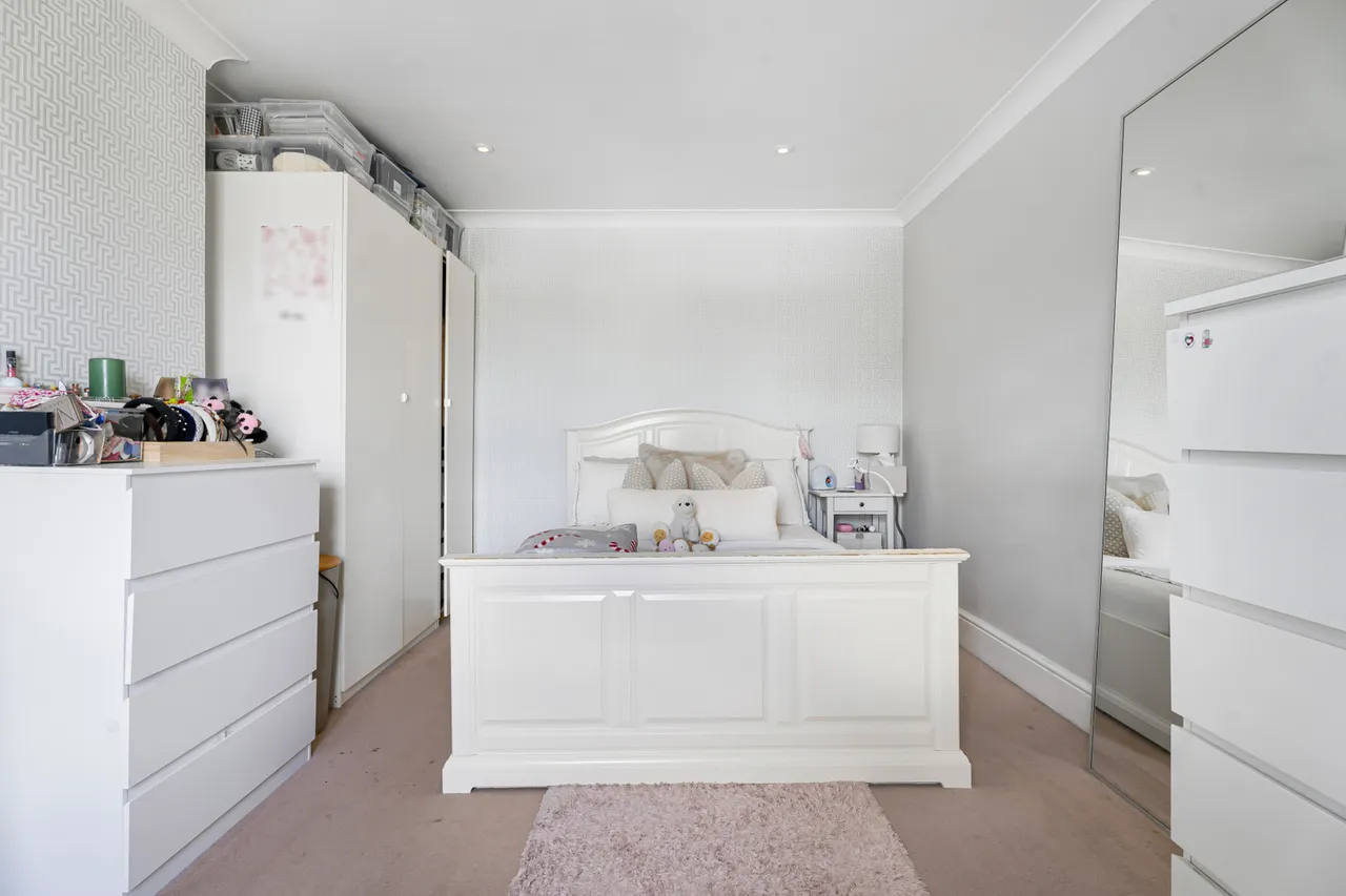 Runnemede Road, Egham, TW20, photo 23