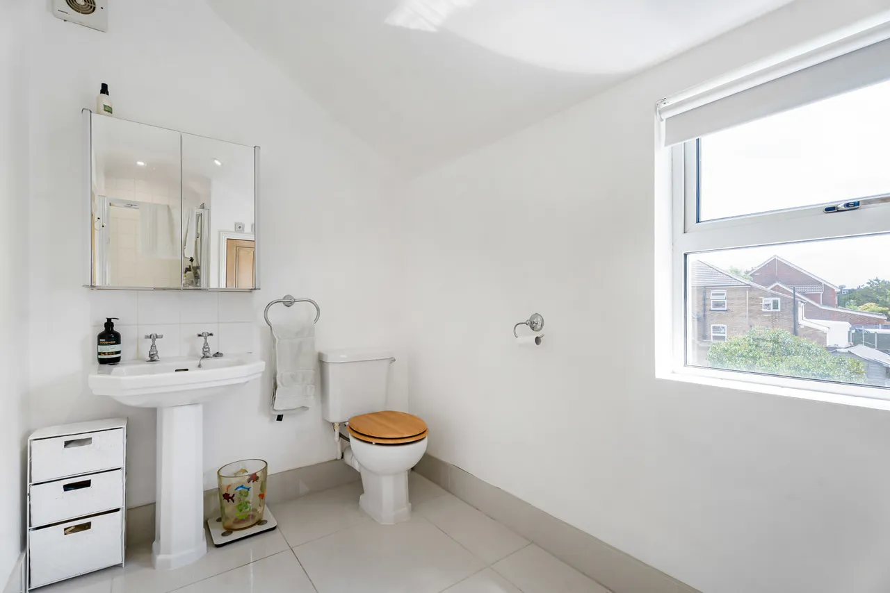 Runnemede Road, Egham, TW20, photo 28
