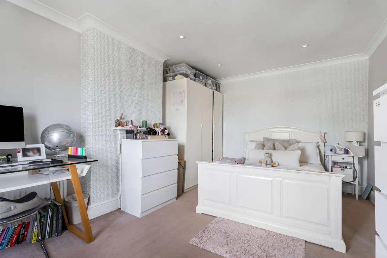 Runnemede Road, Egham, TW20, photo 25