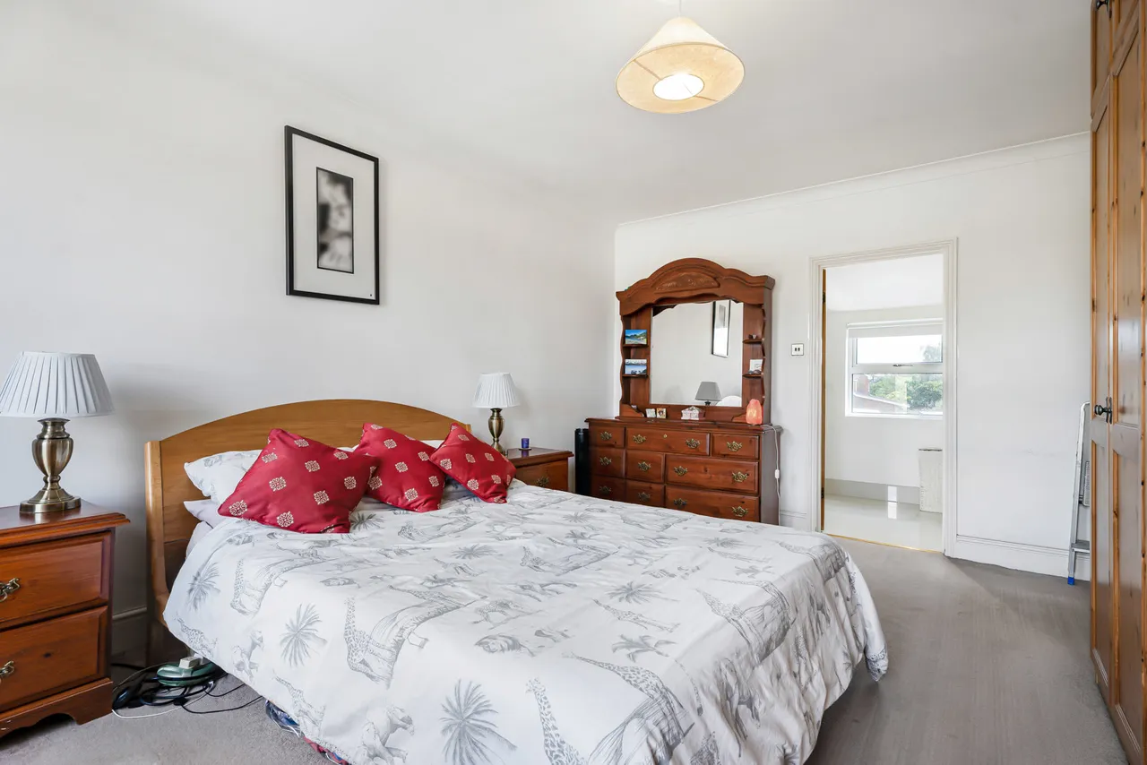 Runnemede Road, Egham, TW20, photo 22