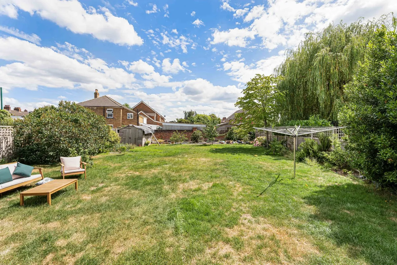 Runnemede Road, Egham, TW20, photo 33