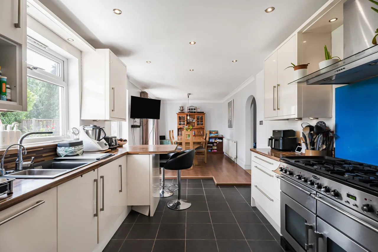 Runnemede Road, Egham, TW20, photo 13