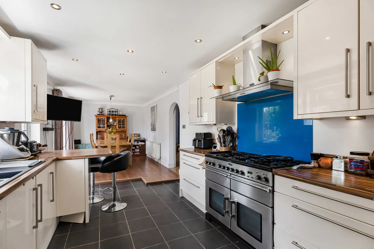 Runnemede Road, Egham, TW20, photo 3