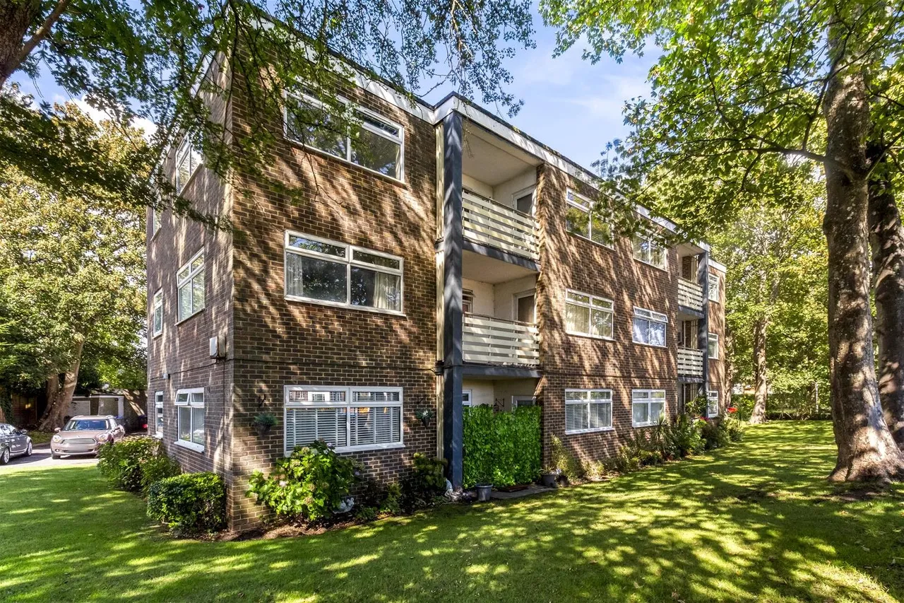 2 bed flat for sale — Goring Street, Goring-By-Sea