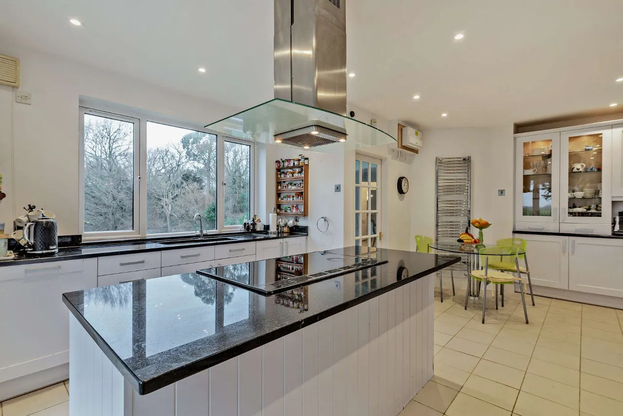 Brighton Road, Henfield, West Sussex, BN5 9RT, photo 7