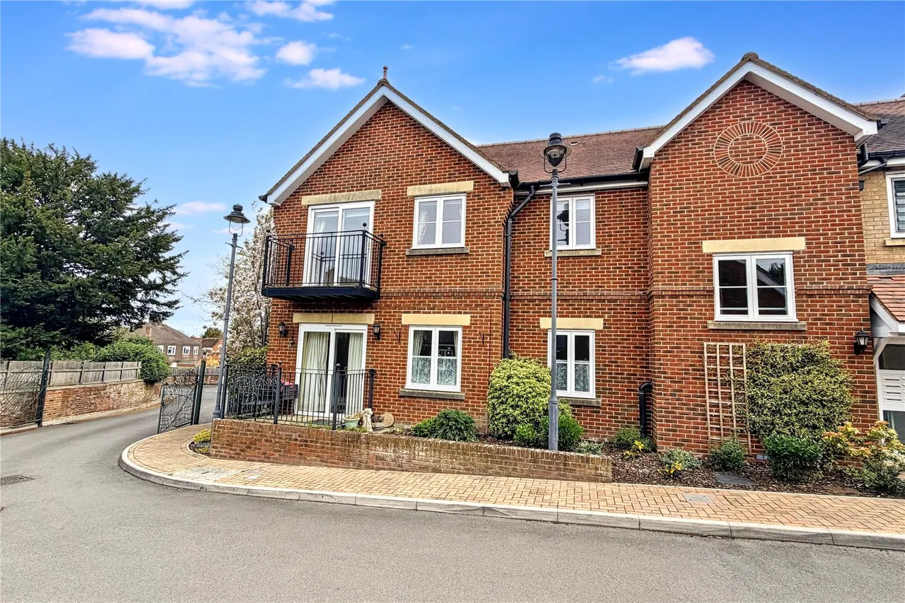 2 bed flat for sale, Westbury, Wiltshire