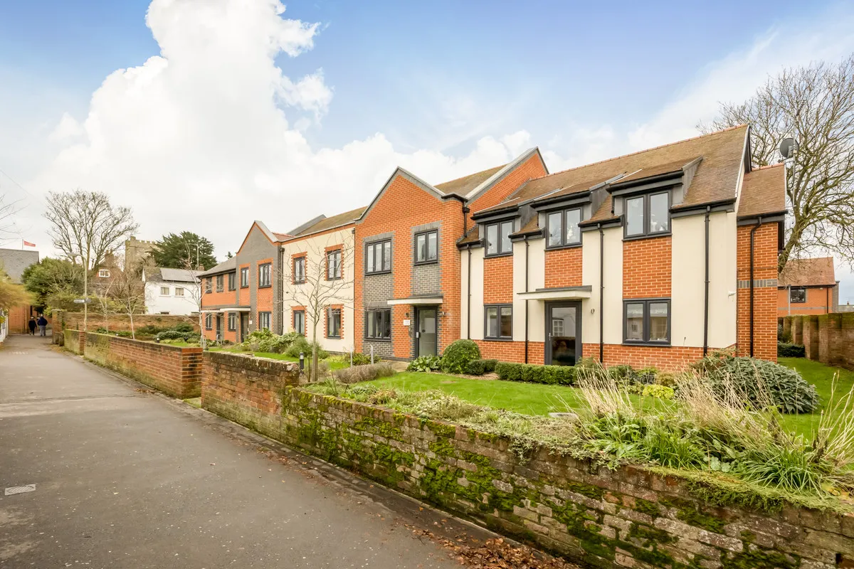 2 bed flat for sale, Barnaby Court, Wallingford