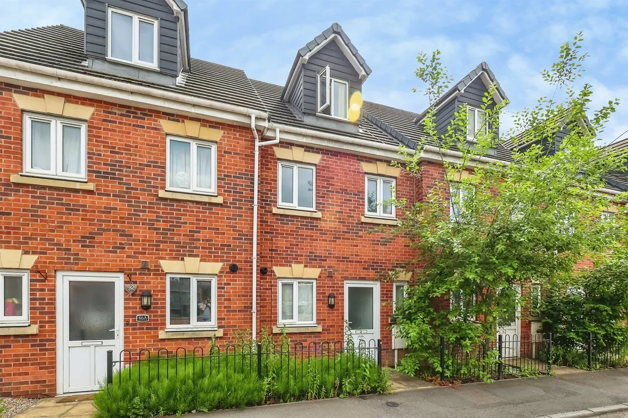 3 bed house for sale, Station Road, Langley Mill, NG16