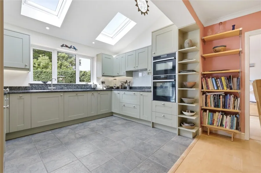 with 4 bedrooms in Saffron Walden, CB11, photo 18