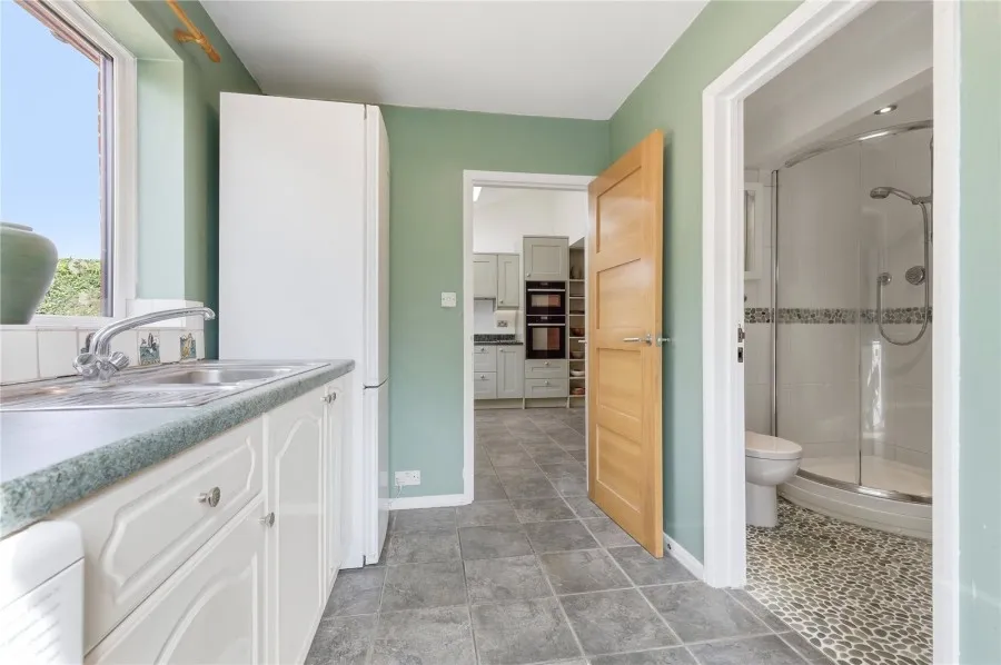 with 4 bedrooms in Saffron Walden, CB11, photo 23