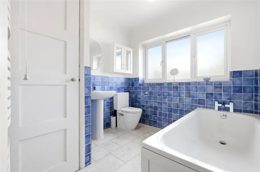 with 4 bedrooms in Saffron Walden, CB11, photo 10