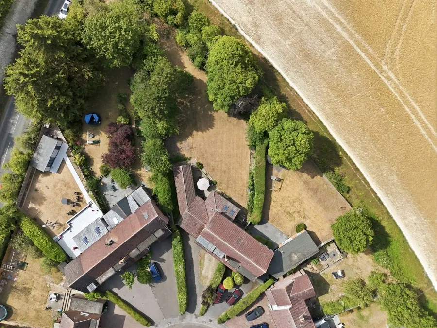 with 4 bedrooms in Saffron Walden, CB11, photo 16