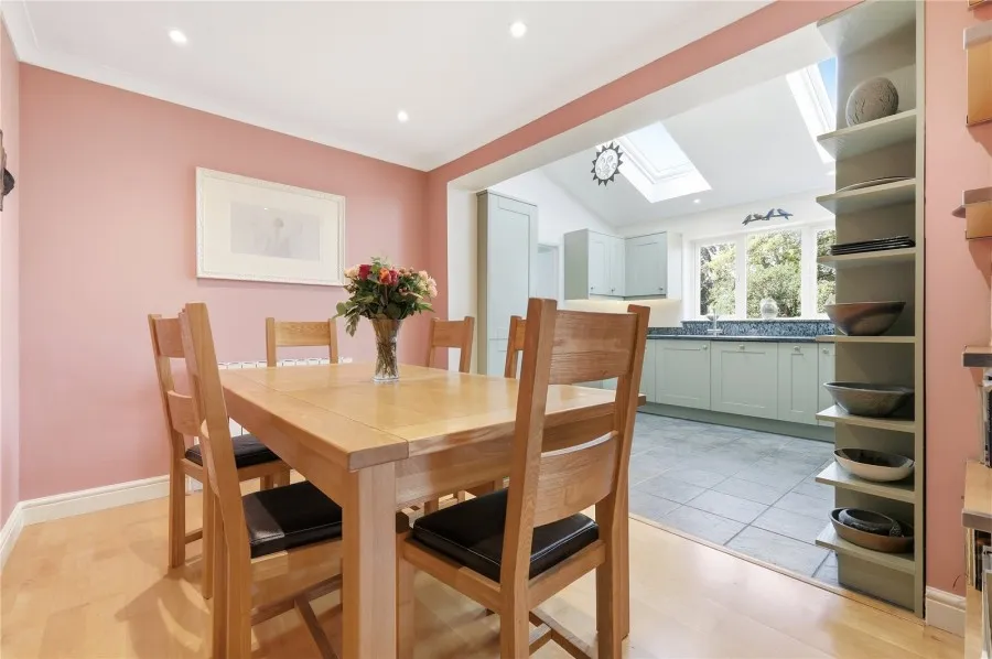 with 4 bedrooms in Saffron Walden, CB11, photo 5