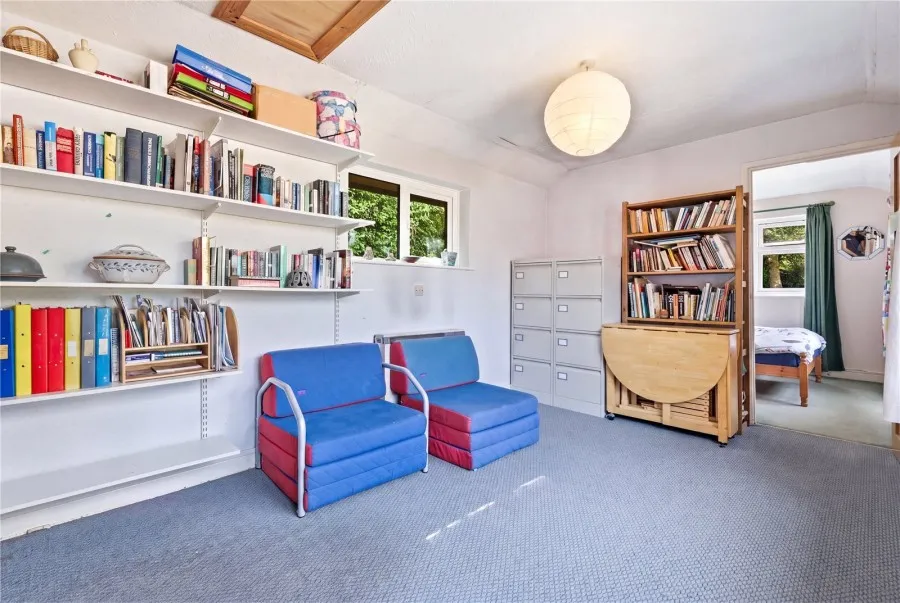 with 4 bedrooms in Saffron Walden, CB11, photo 11
