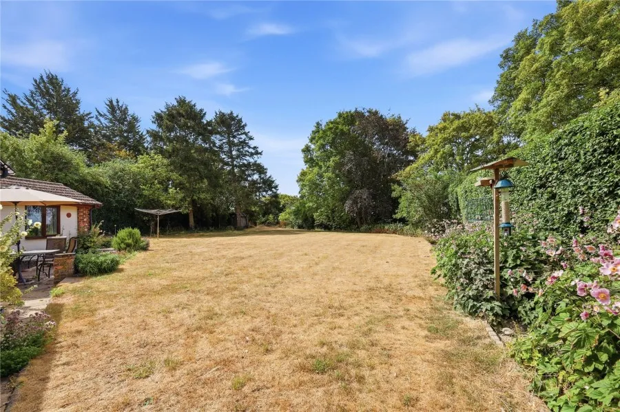 with 4 bedrooms in Saffron Walden, CB11, photo 14
