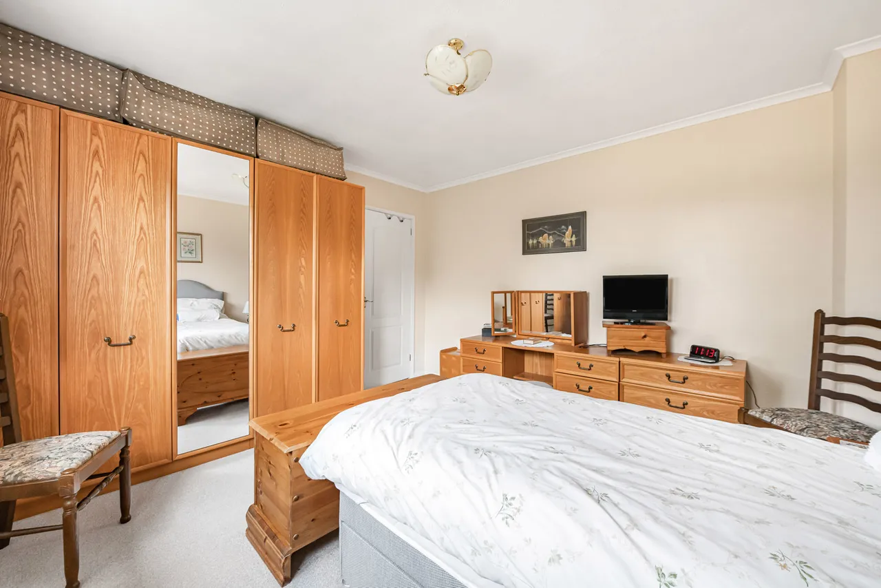 Upper Hale Road, Farnham, GU9, photo 6