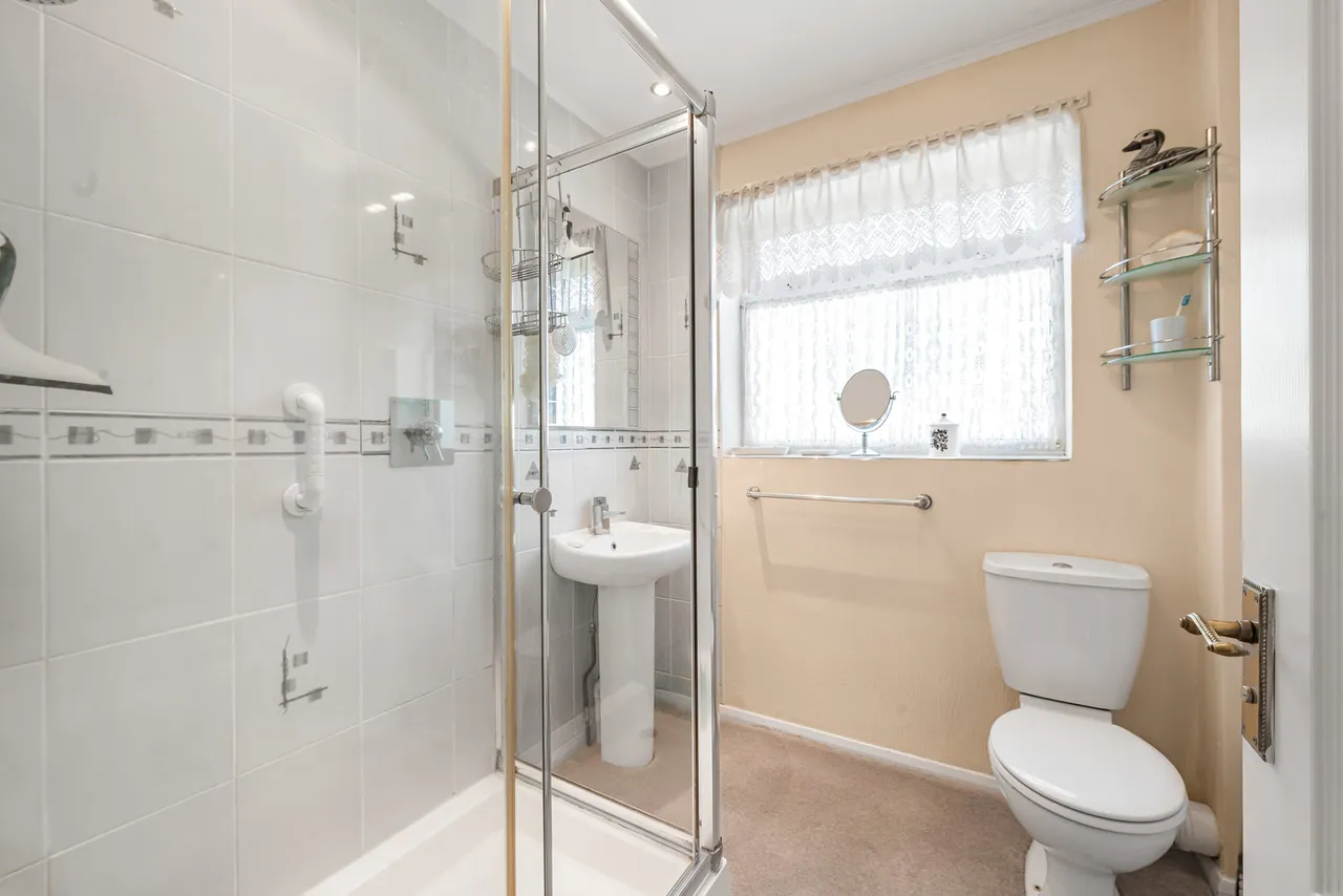Upper Hale Road, Farnham, GU9, photo 7