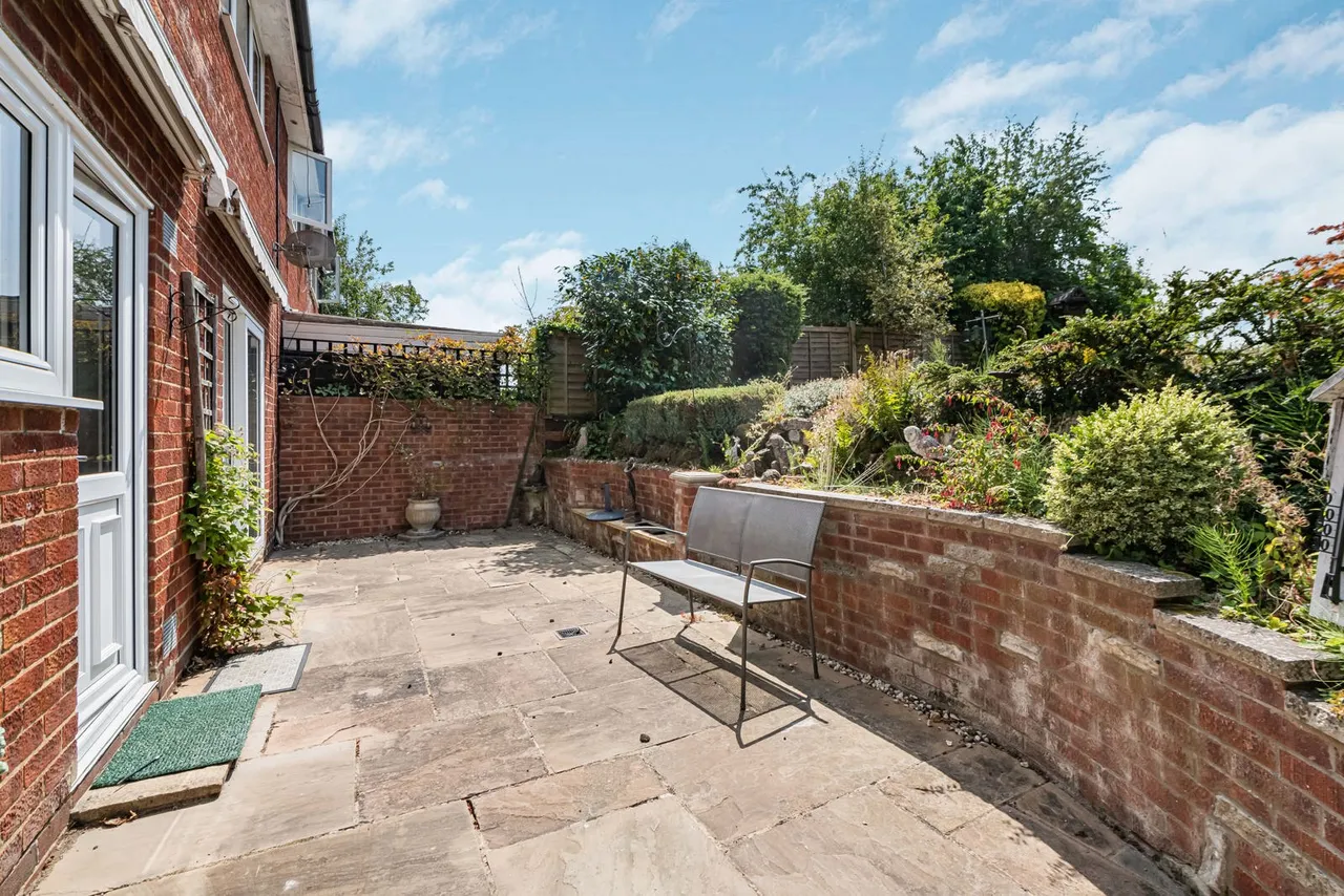 Upper Hale Road, Farnham, GU9, photo 11