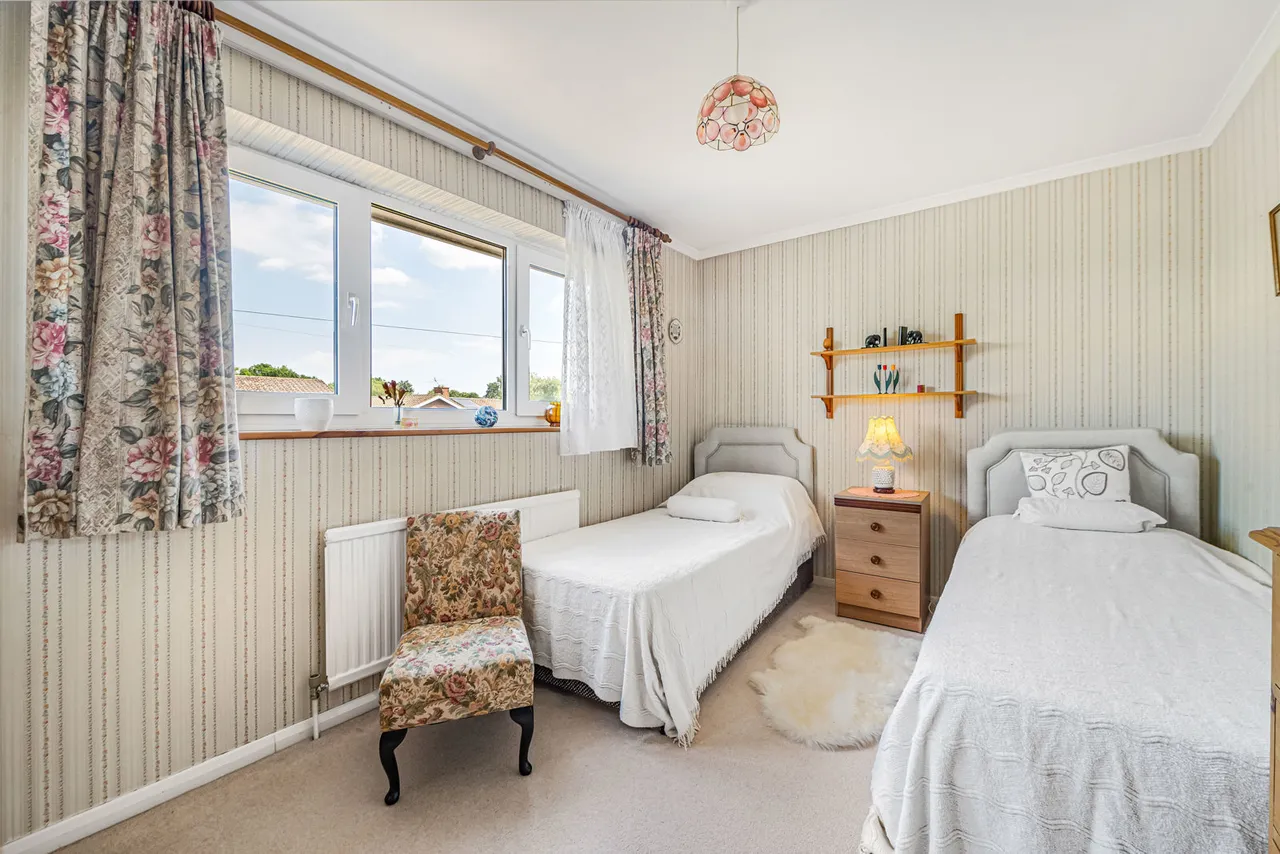 Upper Hale Road, Farnham, GU9, photo 8