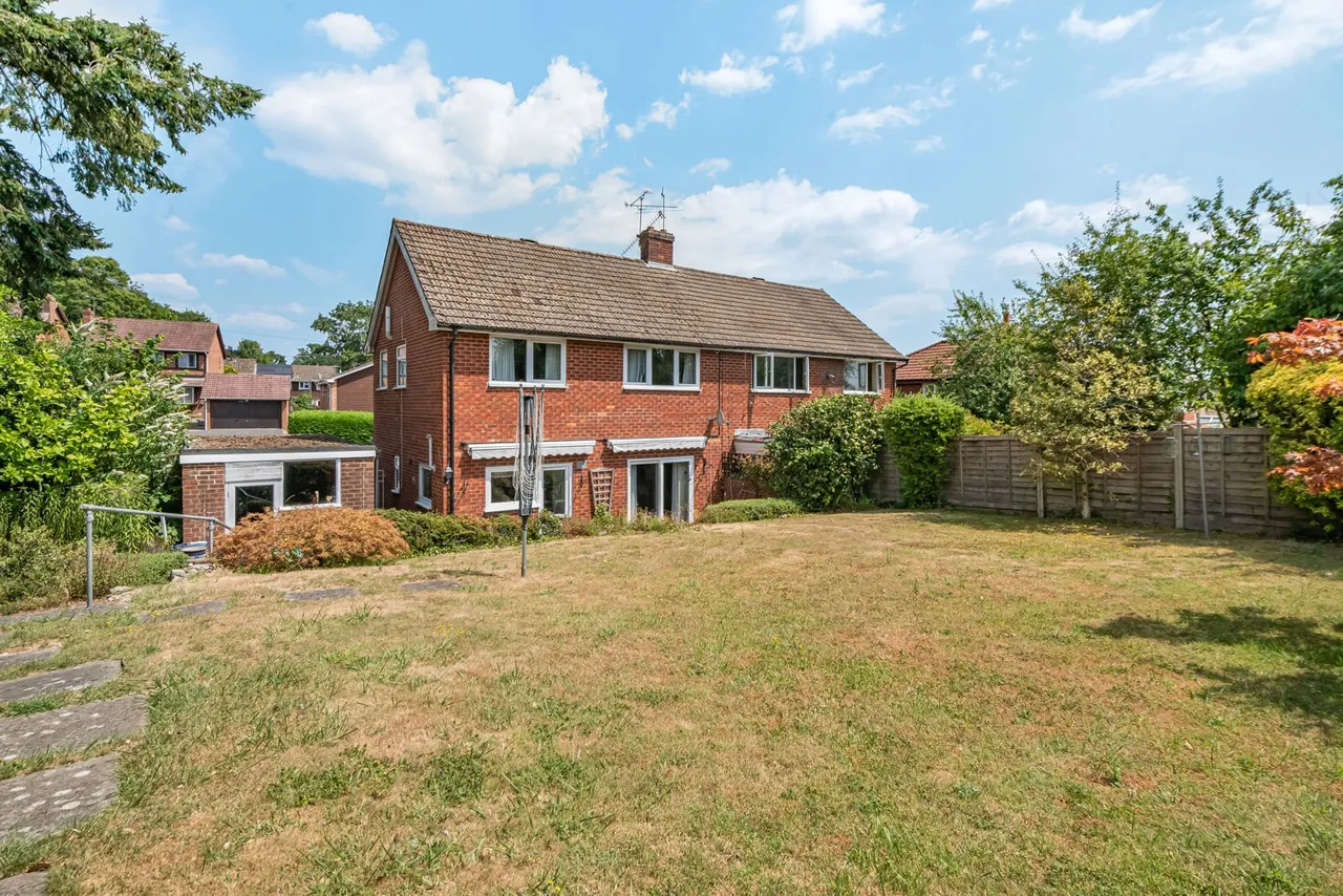 Upper Hale Road, Farnham, GU9, photo 10