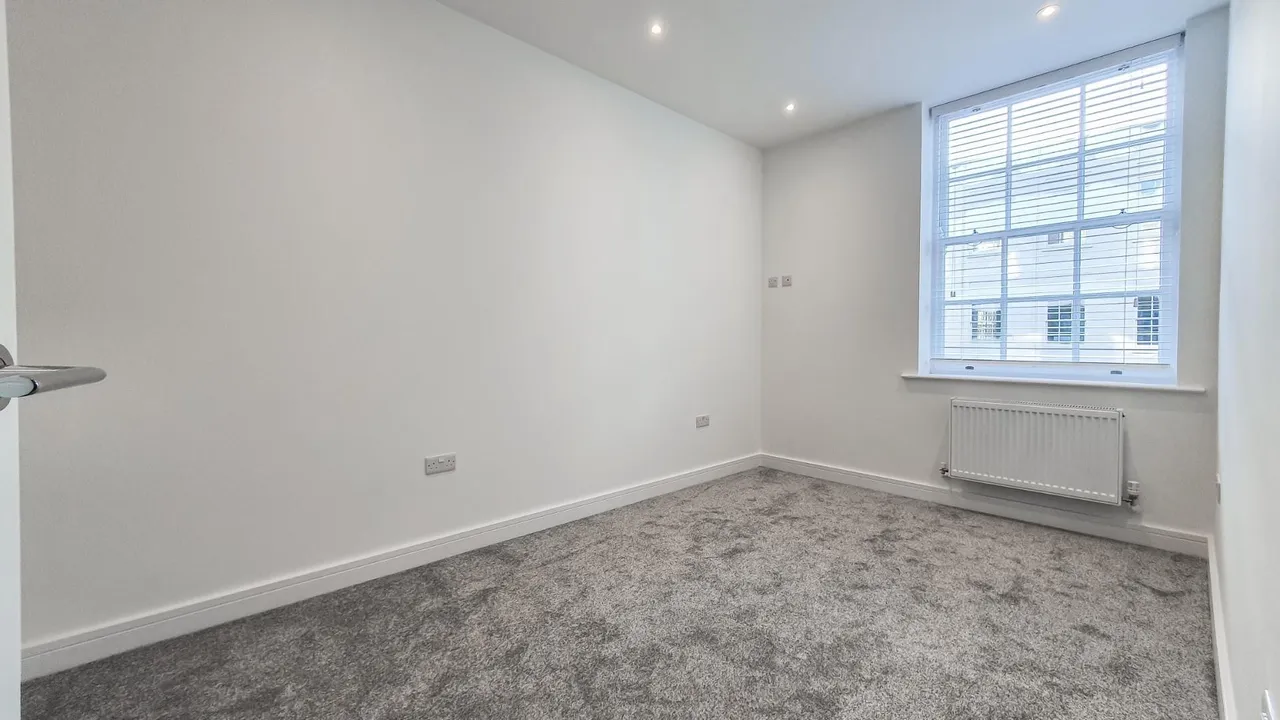 16 Market Place, Hertford, Hertfordshire SG14 1DQ, photo 5