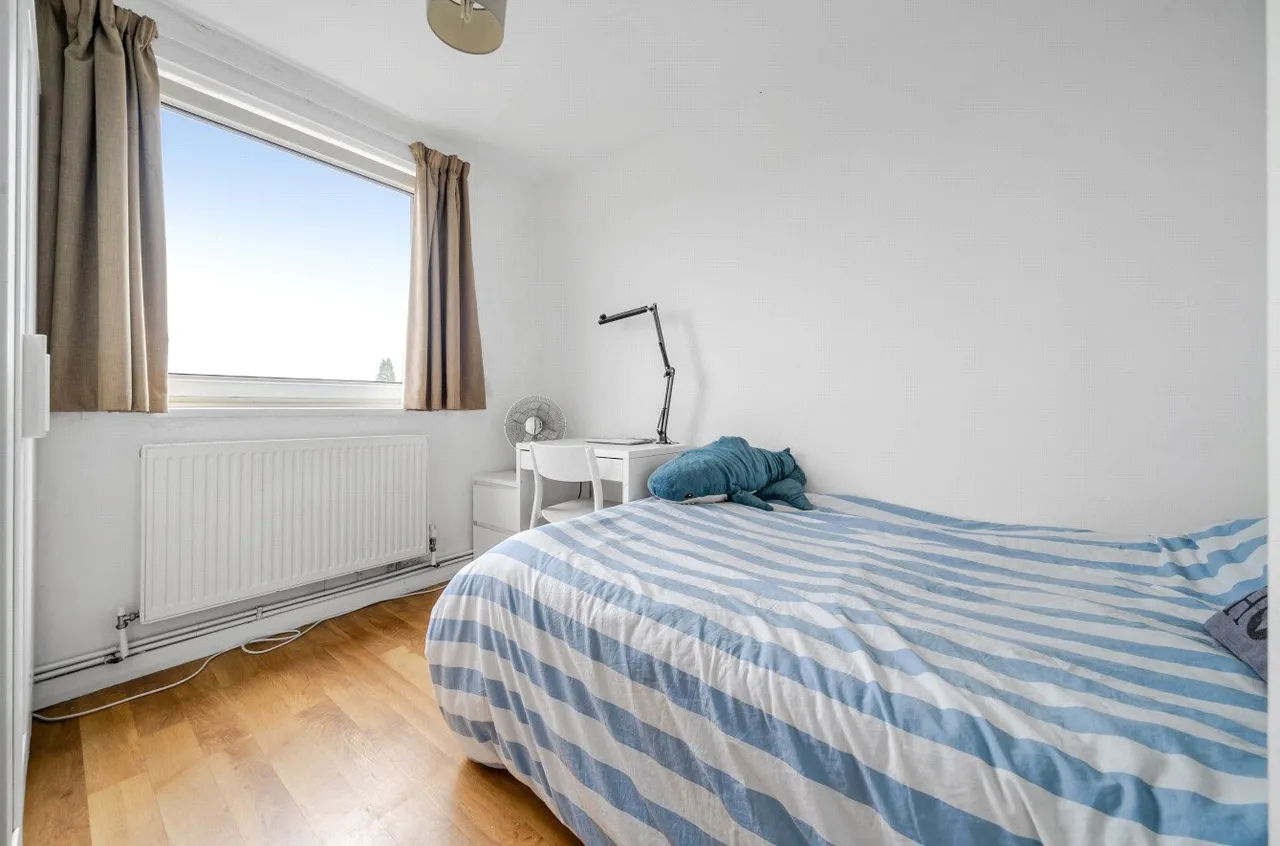 Wilderness Road, Guildford, GU2, photo 6