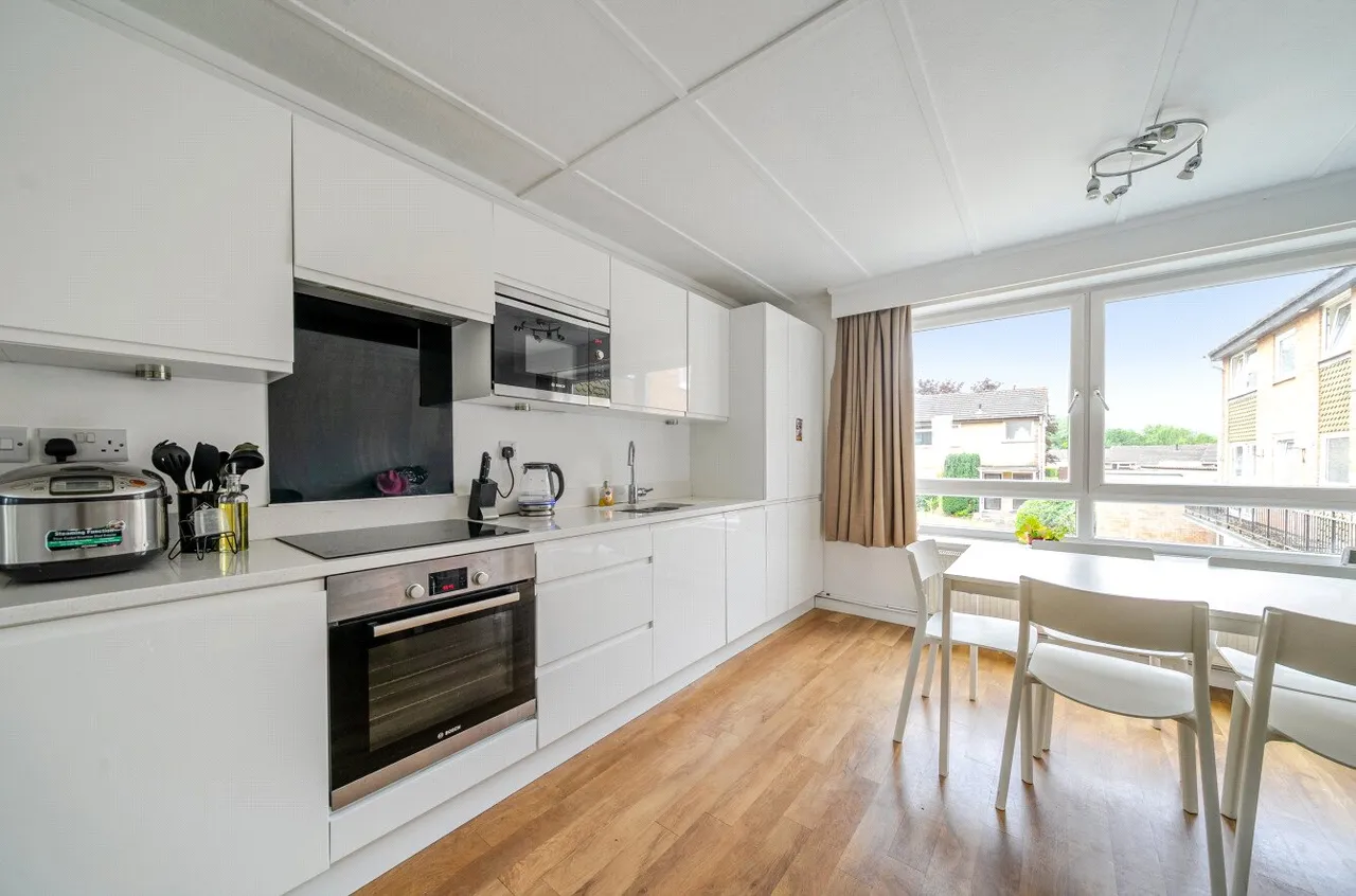 Wilderness Road, Guildford, GU2, photo 2