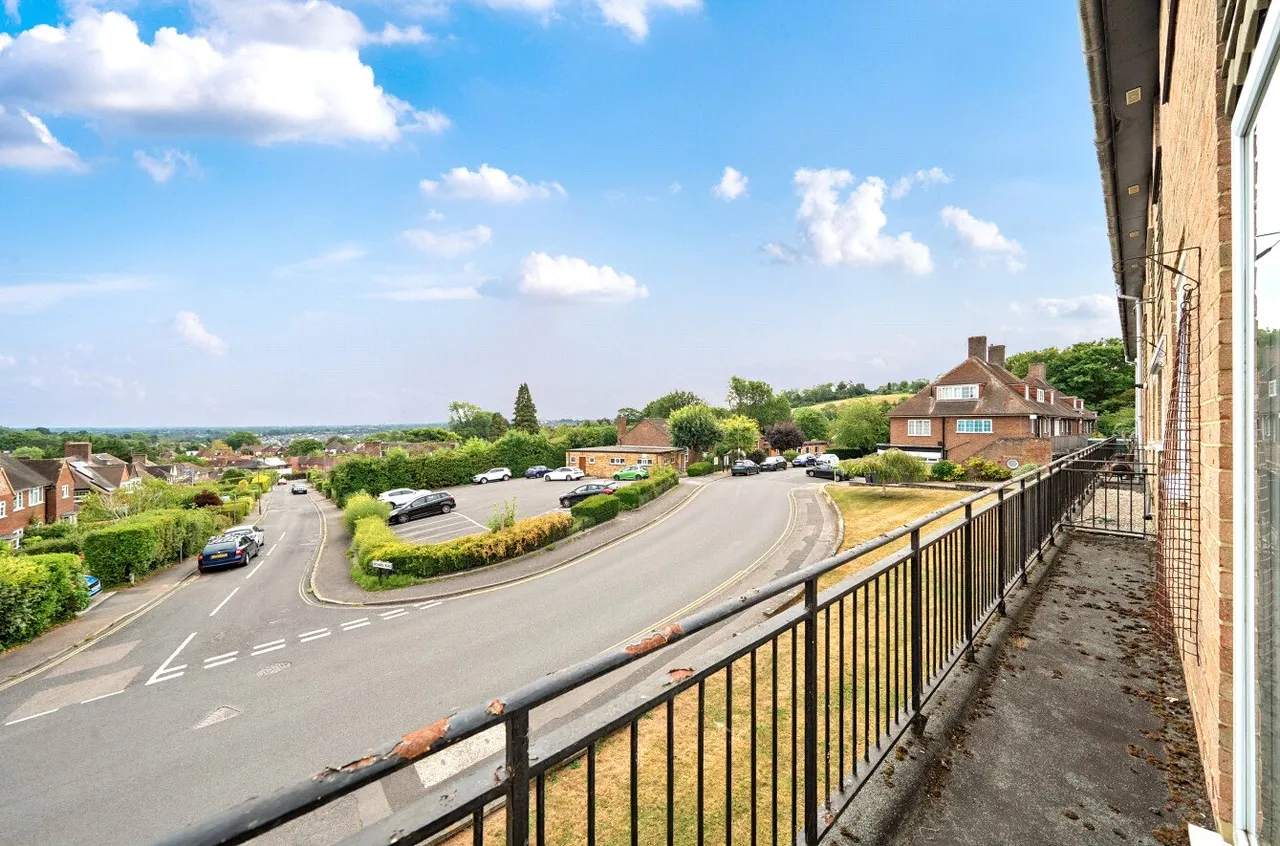 Wilderness Road, Guildford, GU2, photo 11