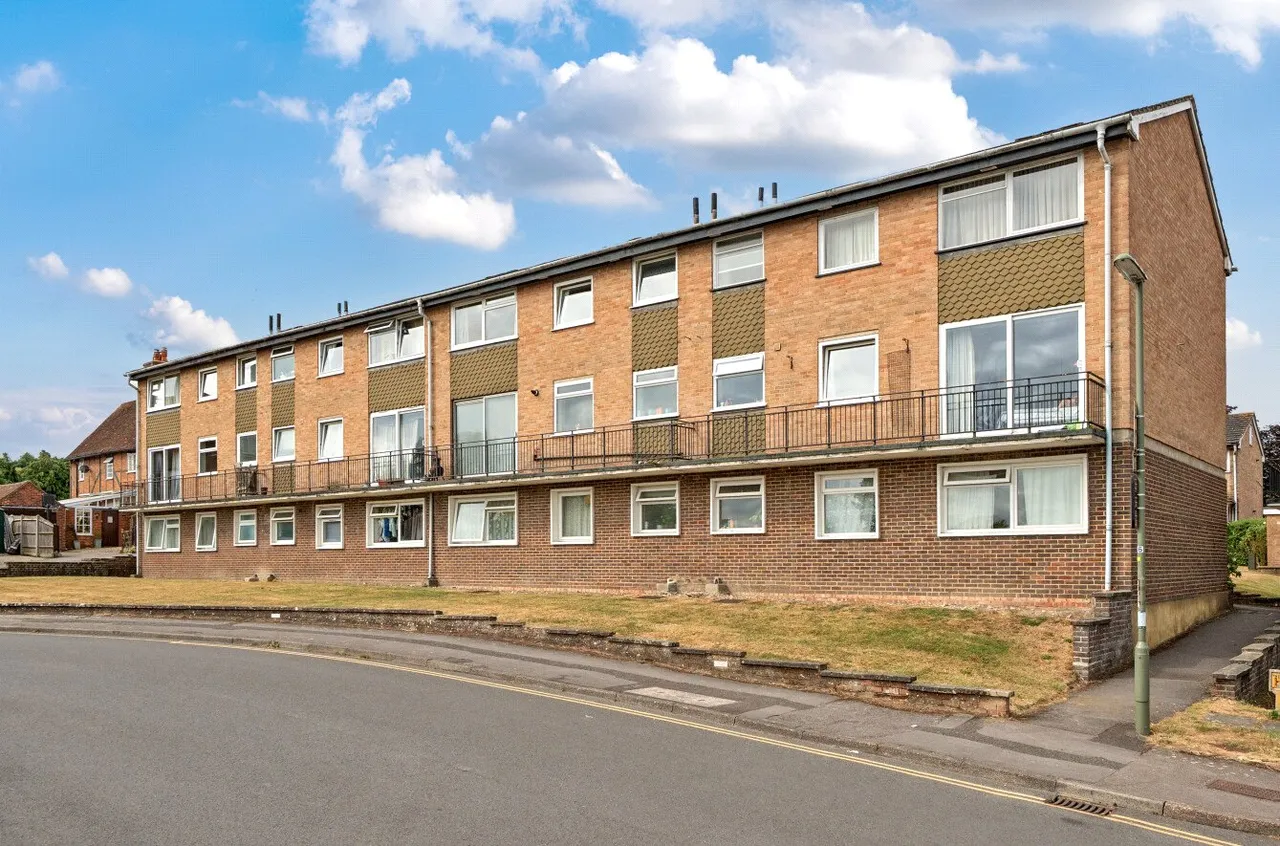 Wilderness Road, Guildford, GU2, photo 8