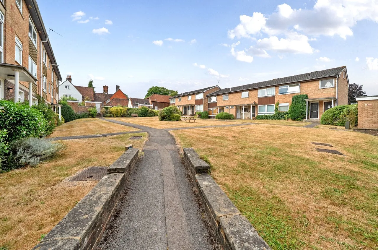 Wilderness Road, Guildford, GU2, photo 10