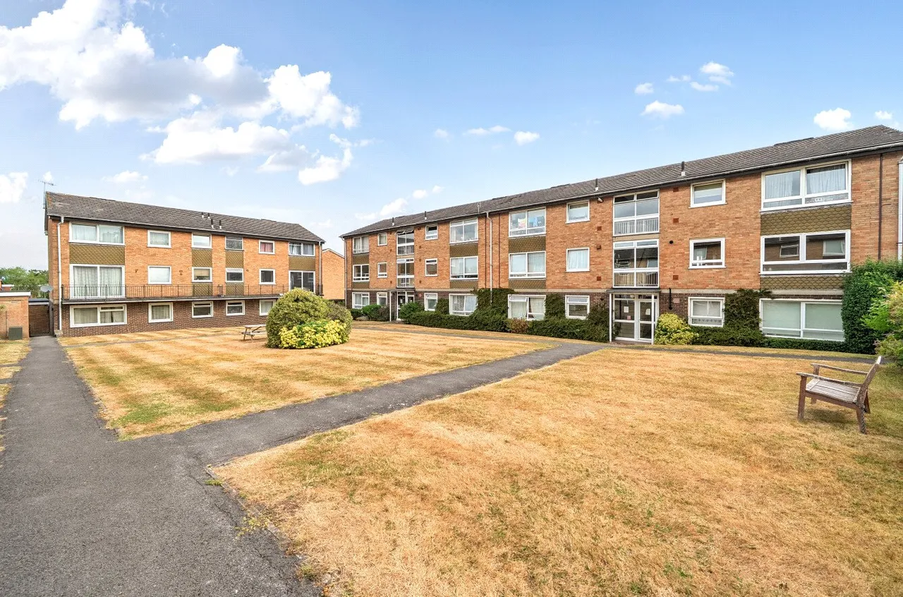 Wilderness Road, Guildford, GU2, photo 9