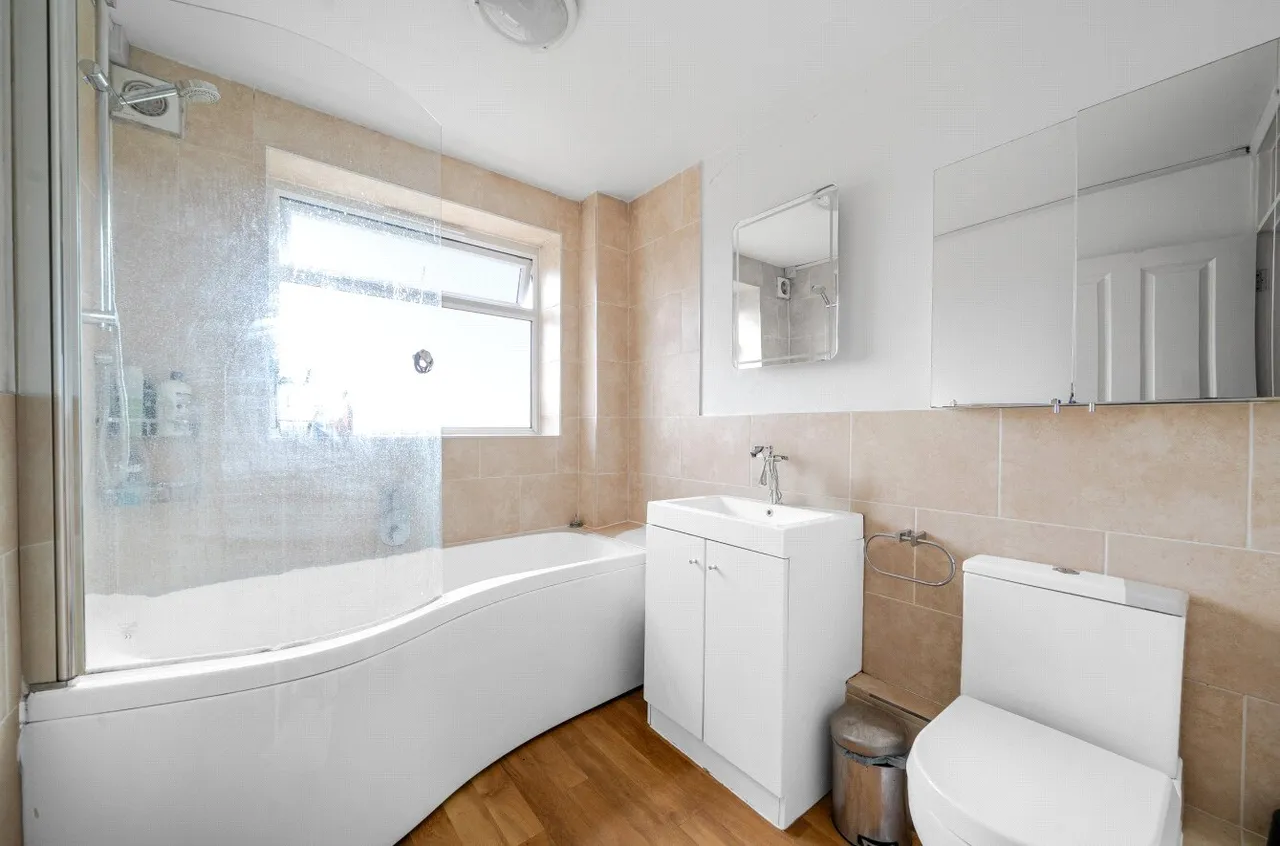 Wilderness Road, Guildford, GU2, photo 4